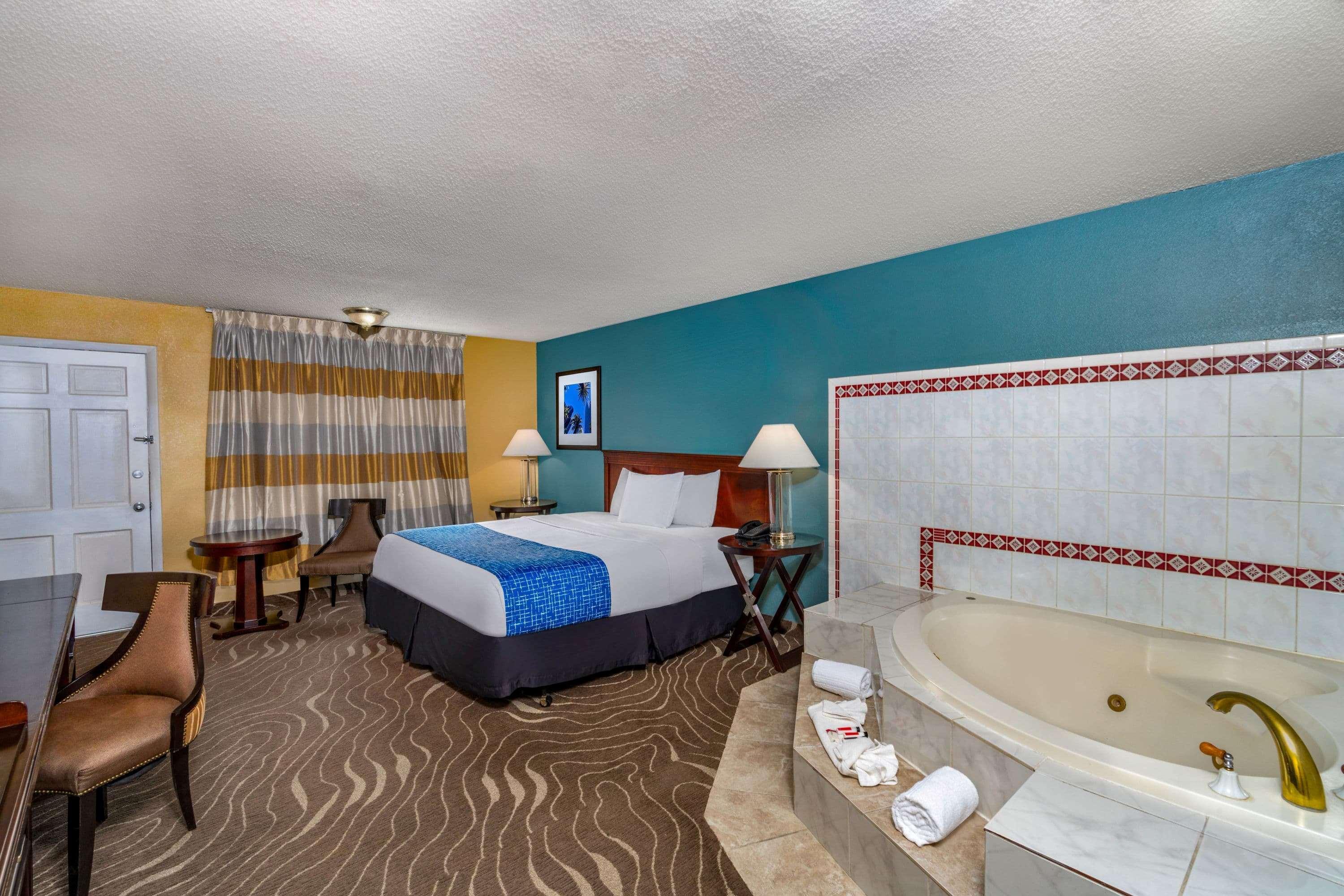 Travelodge By Wyndham Гранд Джанкшен Экстерьер фото